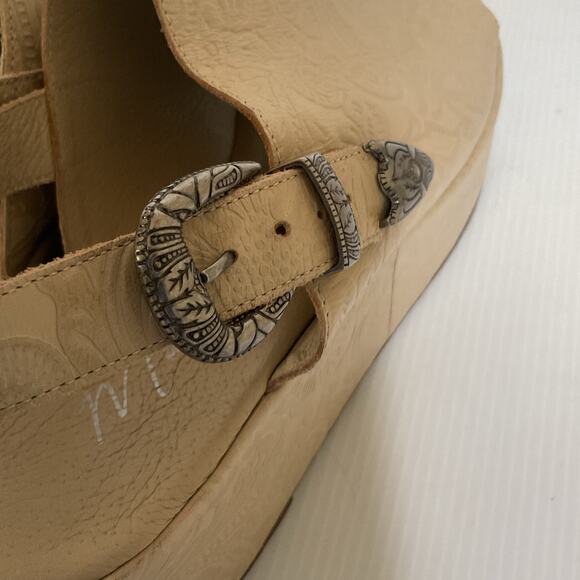 Matisse Embossed Wedge Western Sandals Leather Beige Platform Made in Brazil Sz9 - Picture 10 of 14